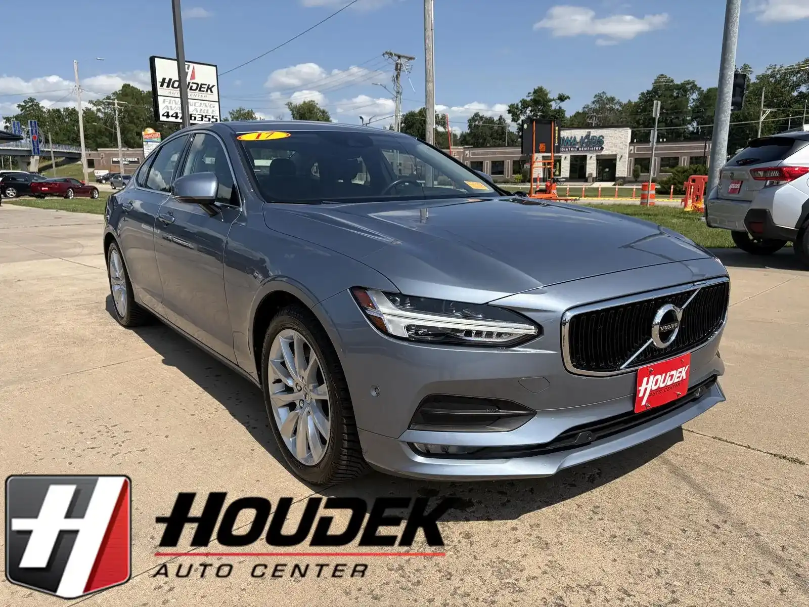 2017 Volvo S90 T6 Momentum AWD's photo