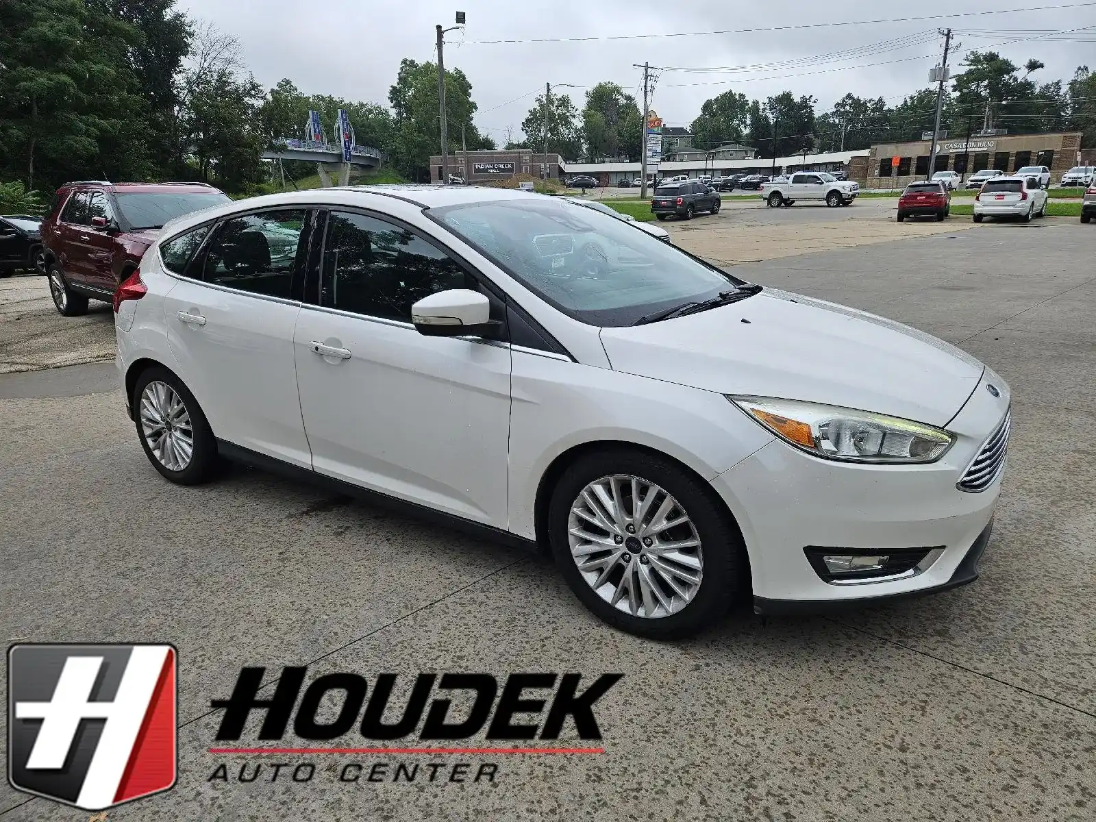 2014 Ford Focus 5 Door Hatch Titanium's photo
