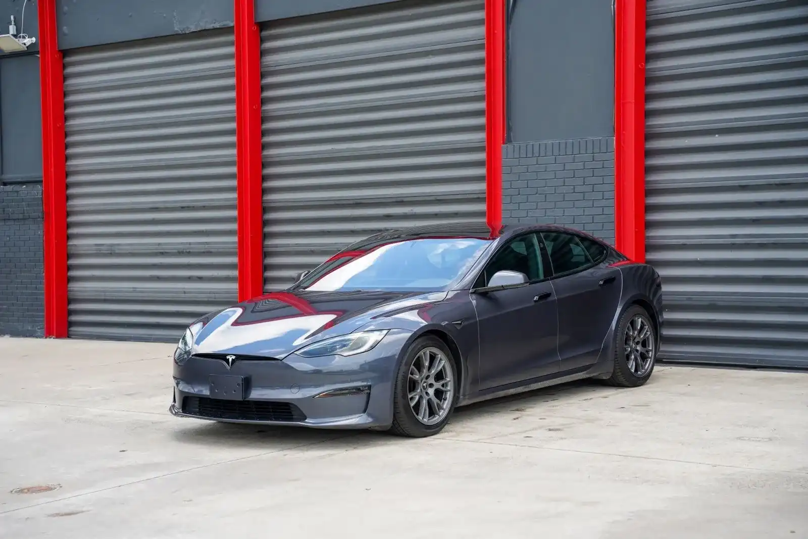 2023 Tesla Model S Standard Range's photo