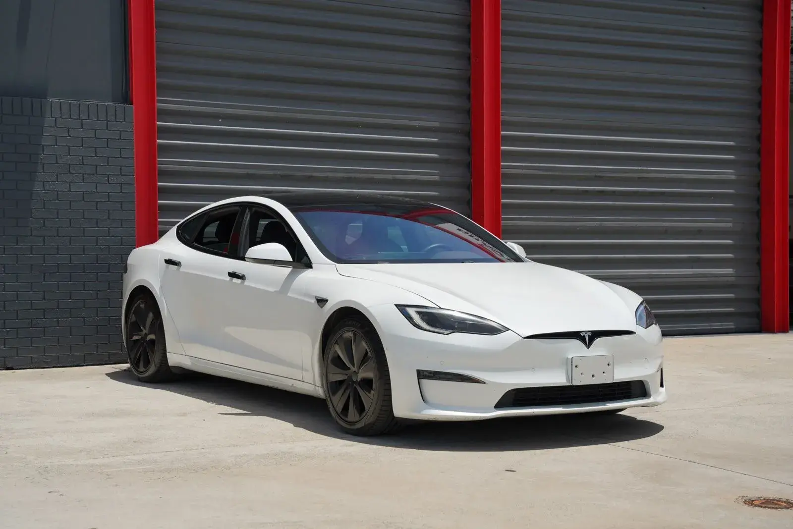 2023 Tesla Model S Standard Range photo 3