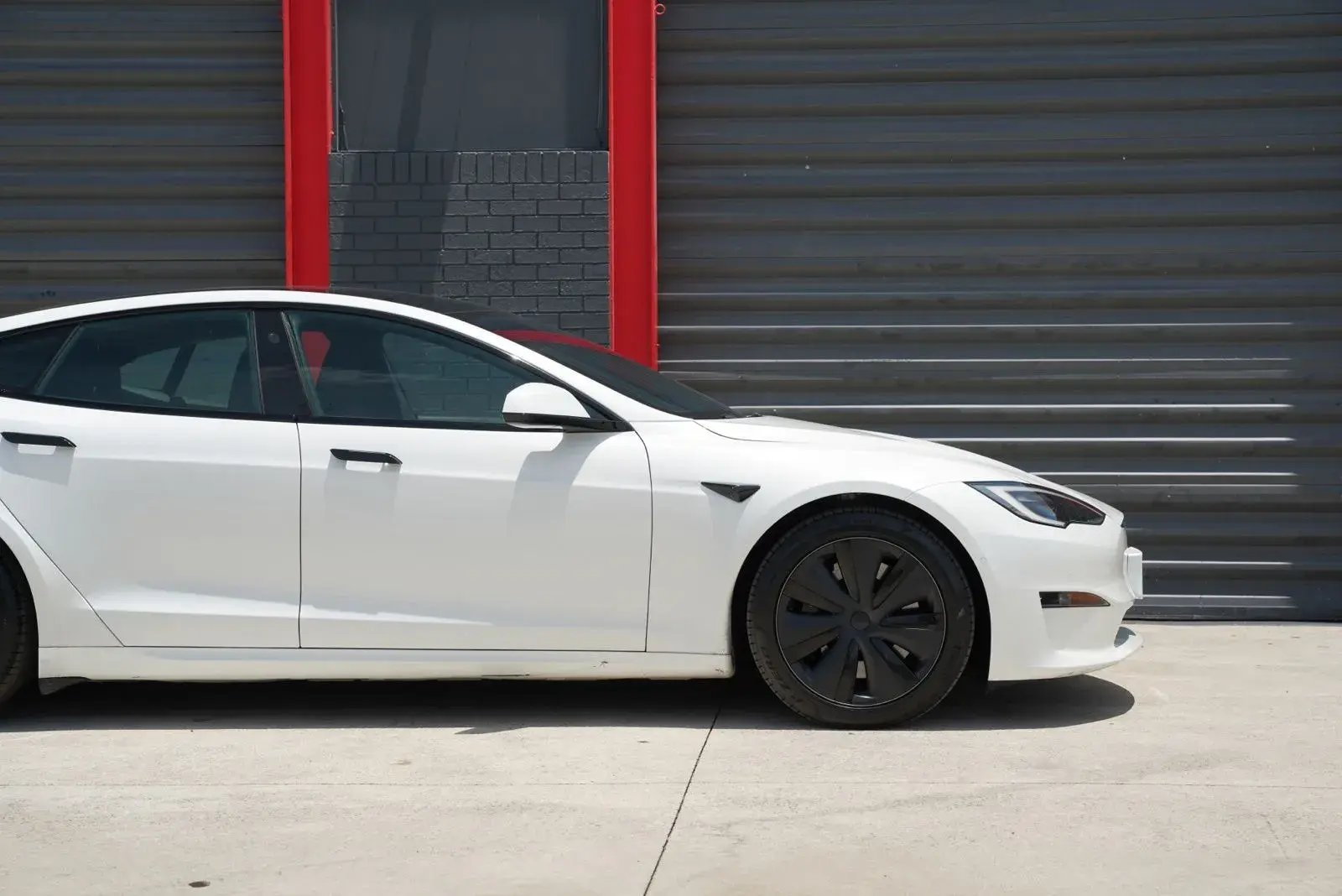2023 Tesla Model S Standard Range photo 5