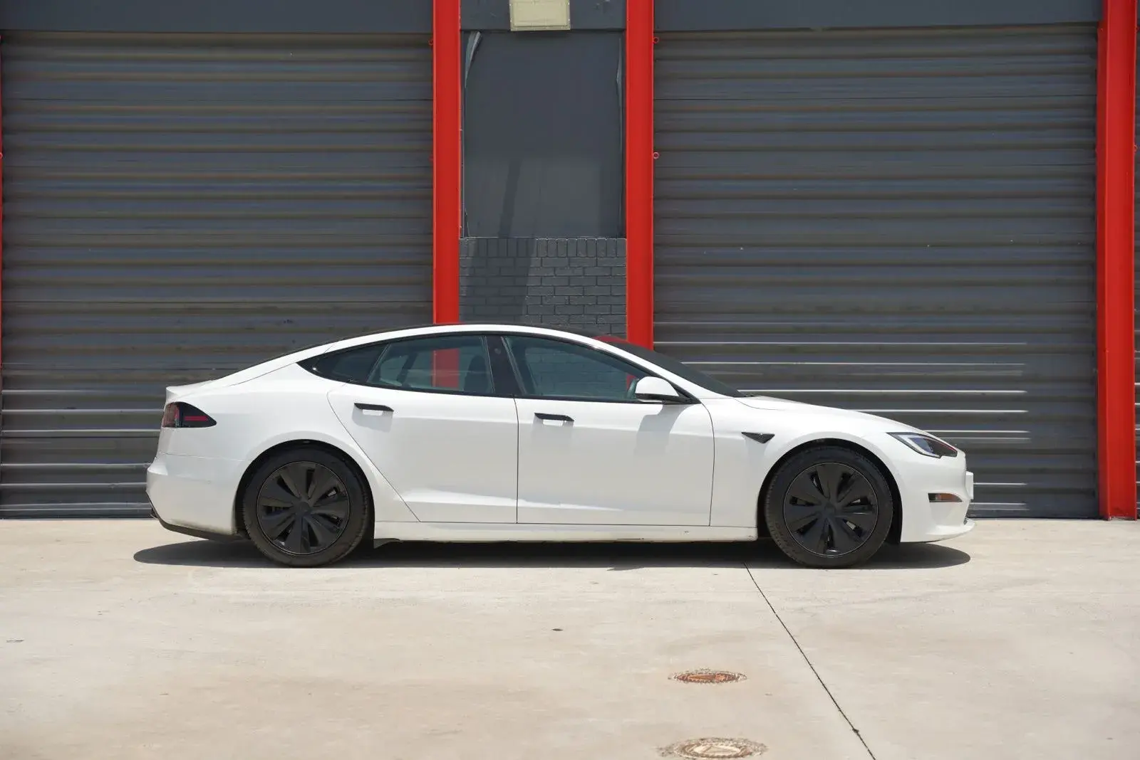 2023 Tesla Model S Standard Range photo 4