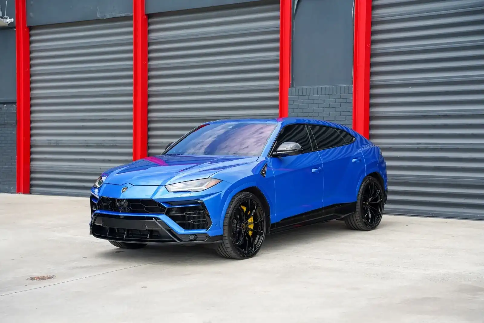 2022 Lamborghini Urus 4.0 V8 Pearl Capsule's photo