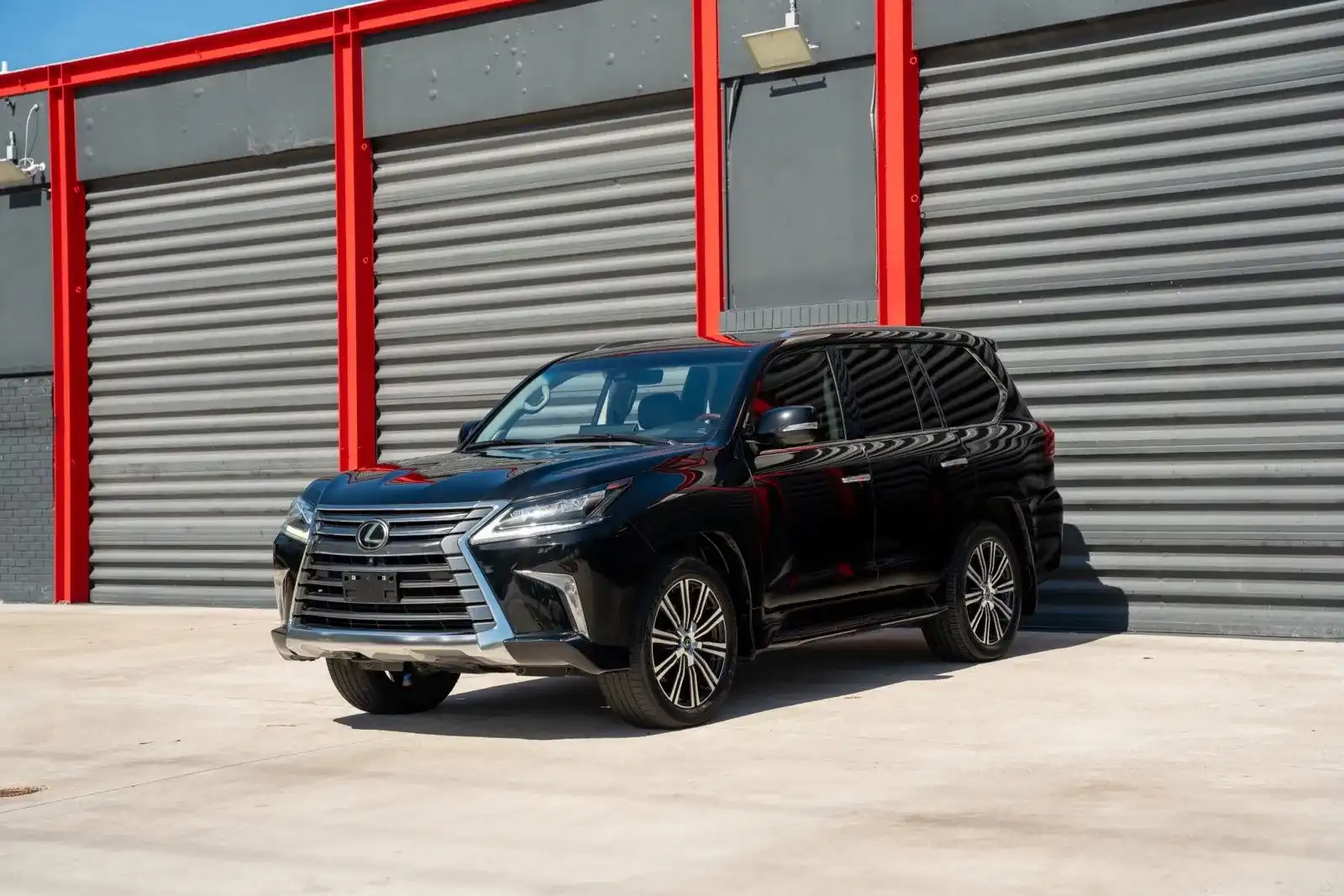 2019 Lexus LX 600 570 THREE-ROW's photo