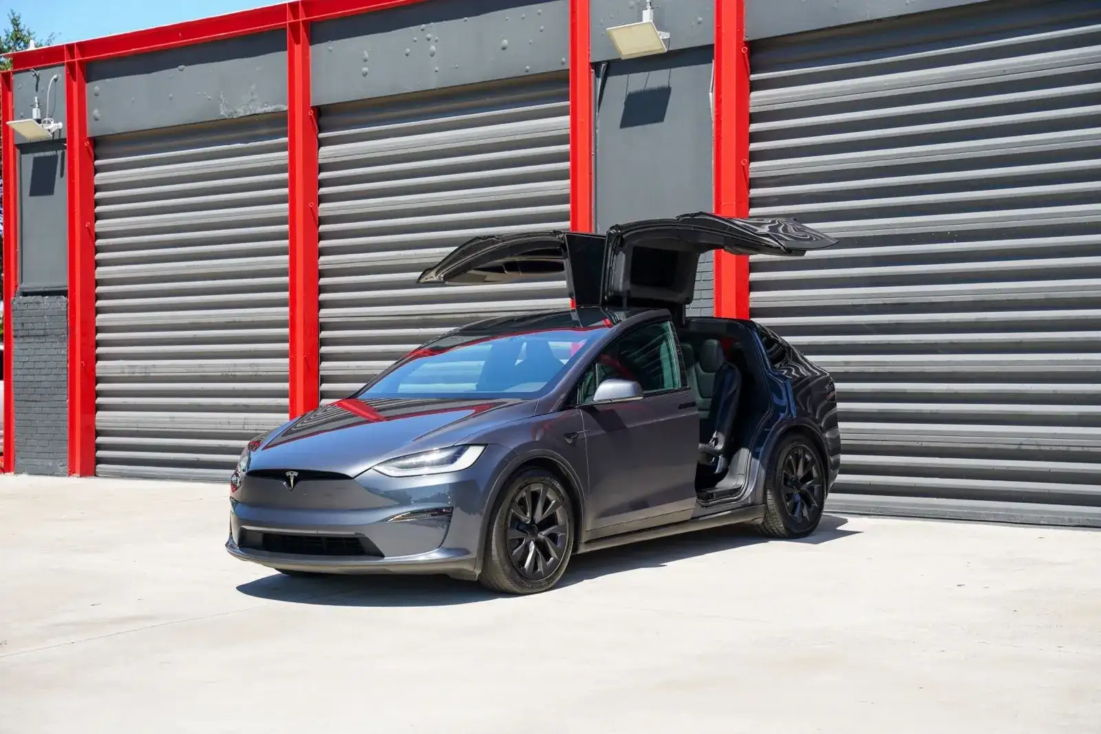 2023 Tesla Model X Long Range's photo