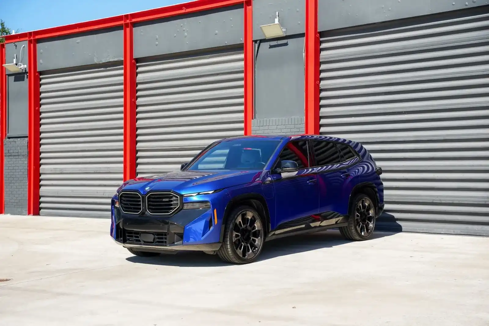 2023 BMW XM Base's photo