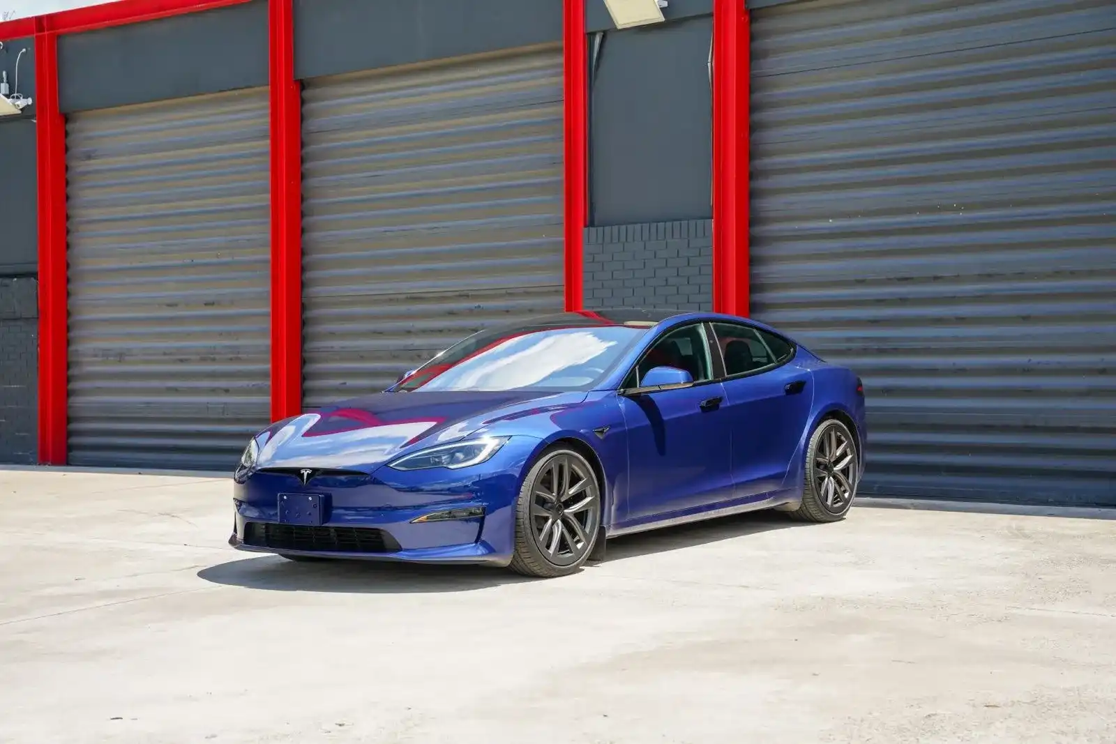 2025 Tesla Model S Base's photo