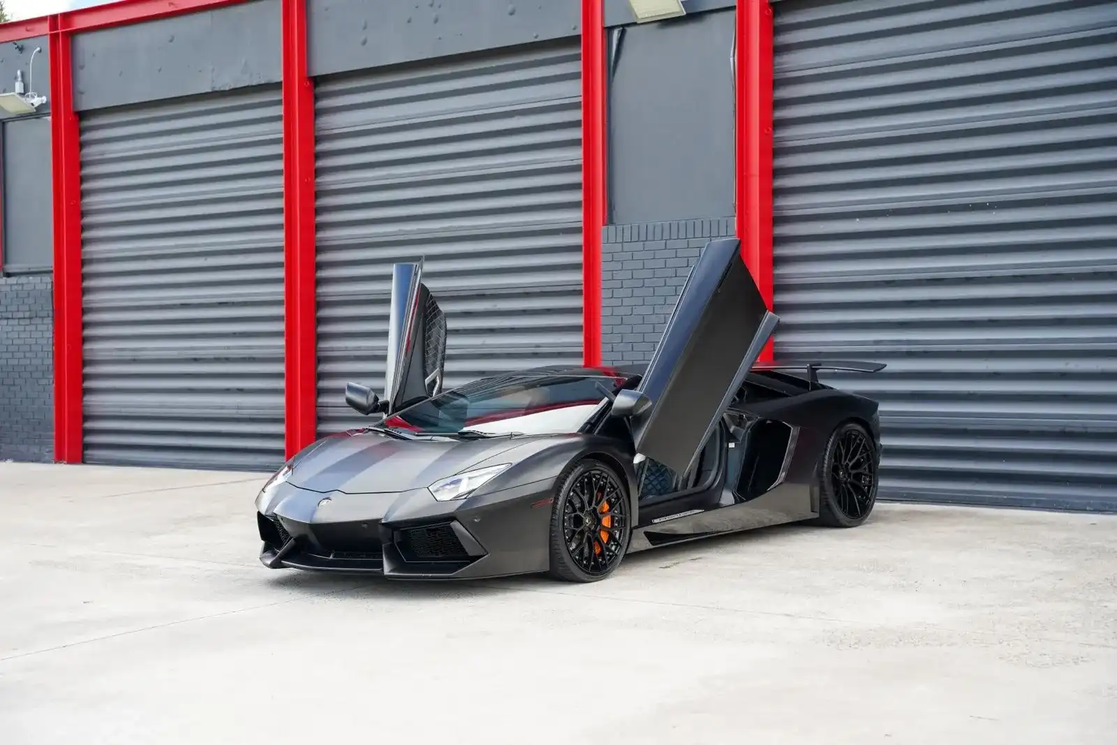 2015 Lamborghini Aventador LP 700-4 Roadster's photo