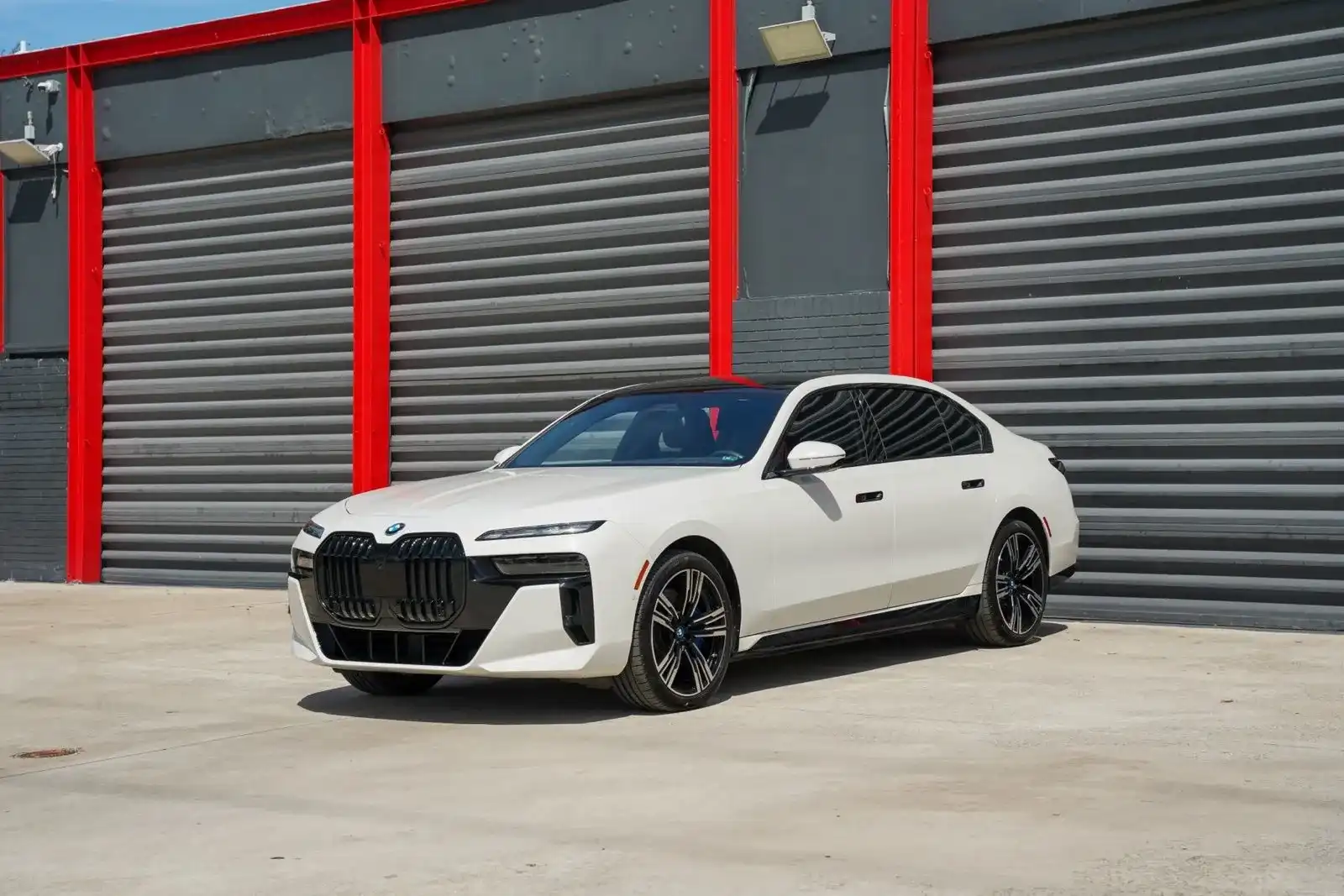 2023 BMW i7 xDrive60 Sedan's photo