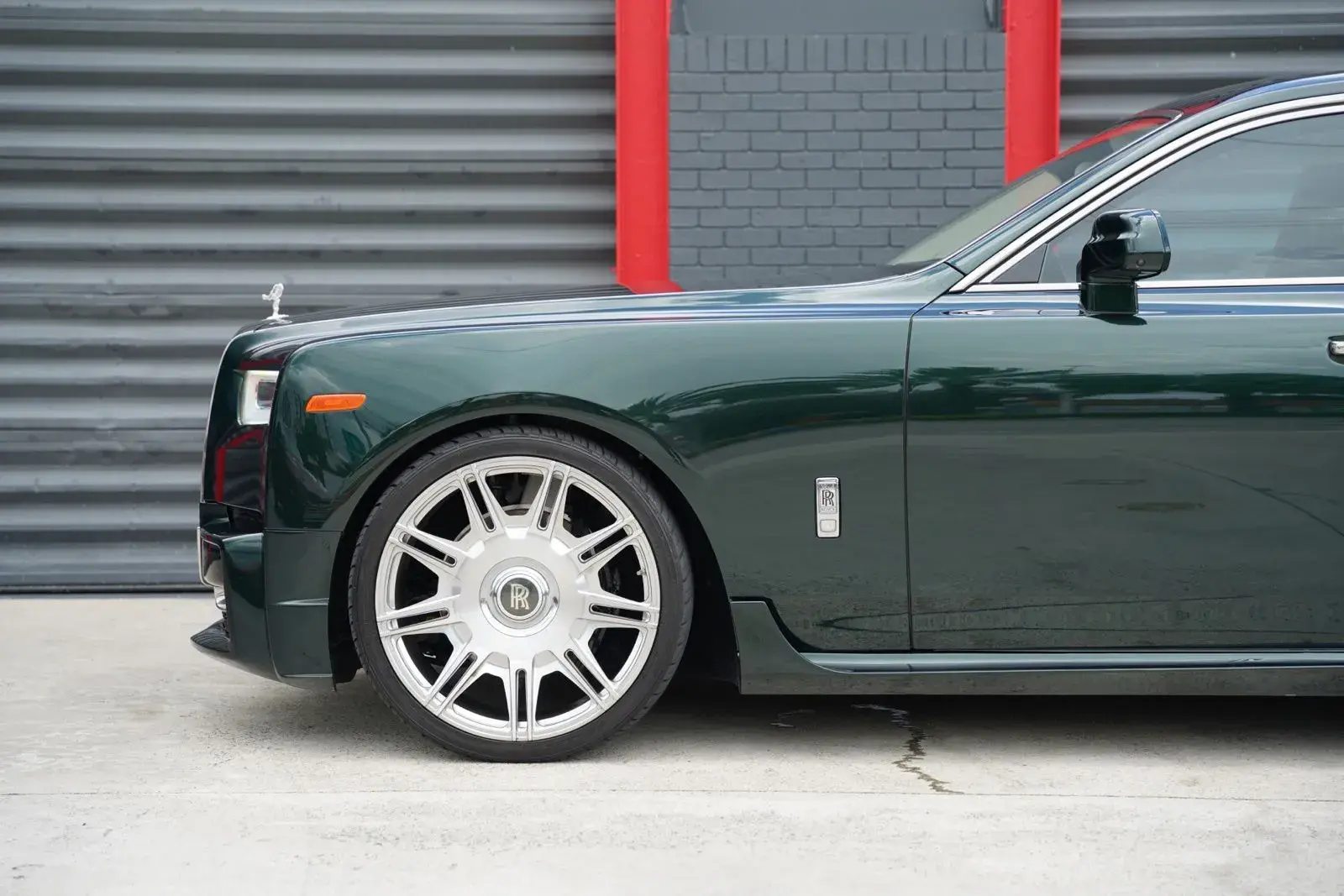 2022 Rolls-Royce Phantom Base photo 4