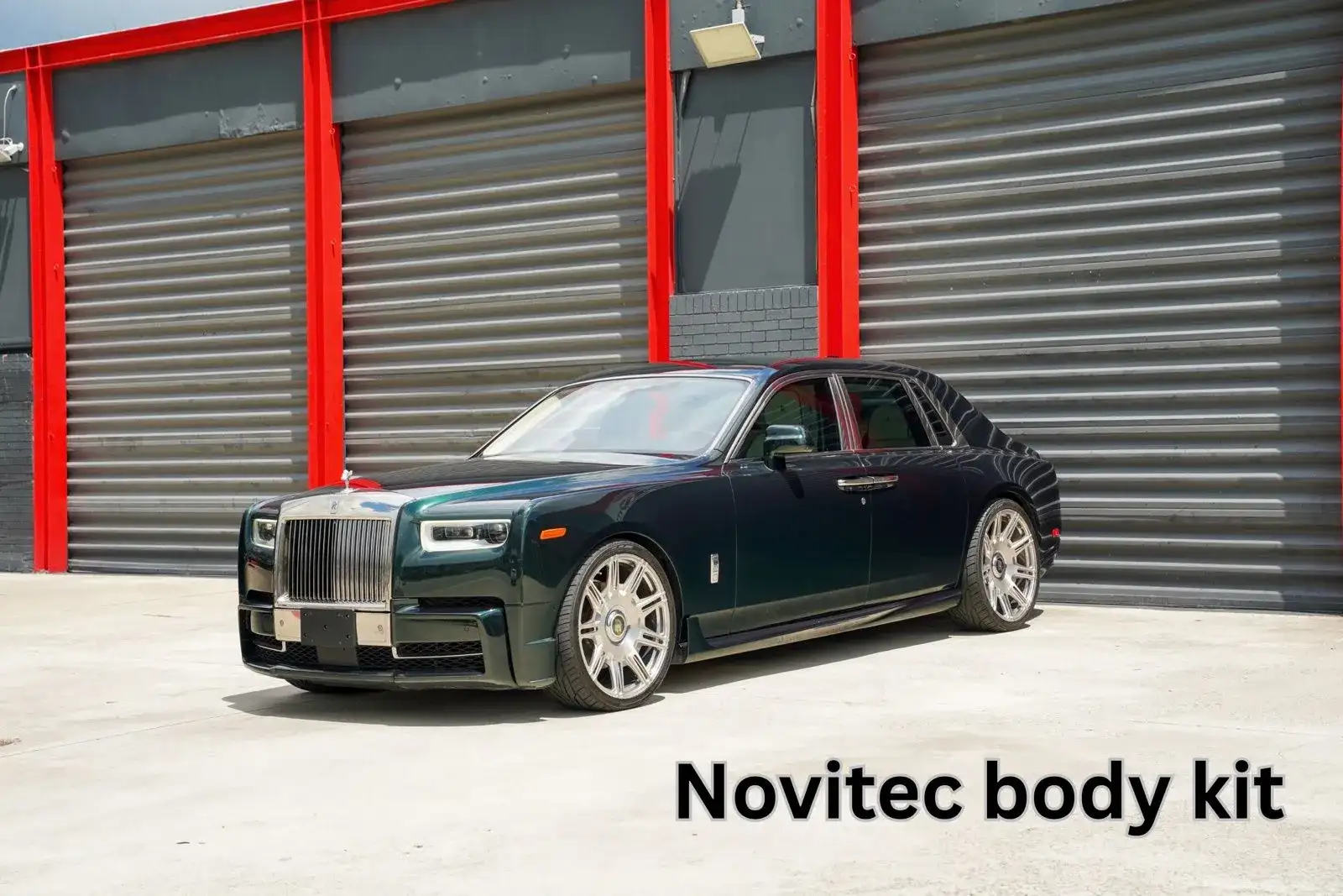2022 Rolls-Royce Phantom Base's photo