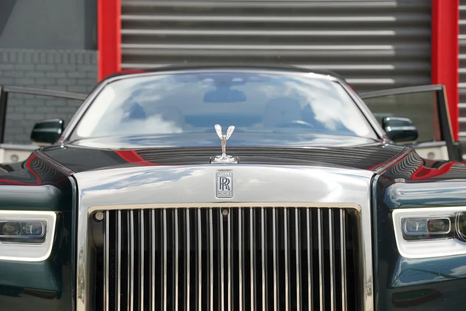2022 Rolls-Royce Phantom Base photo 5
