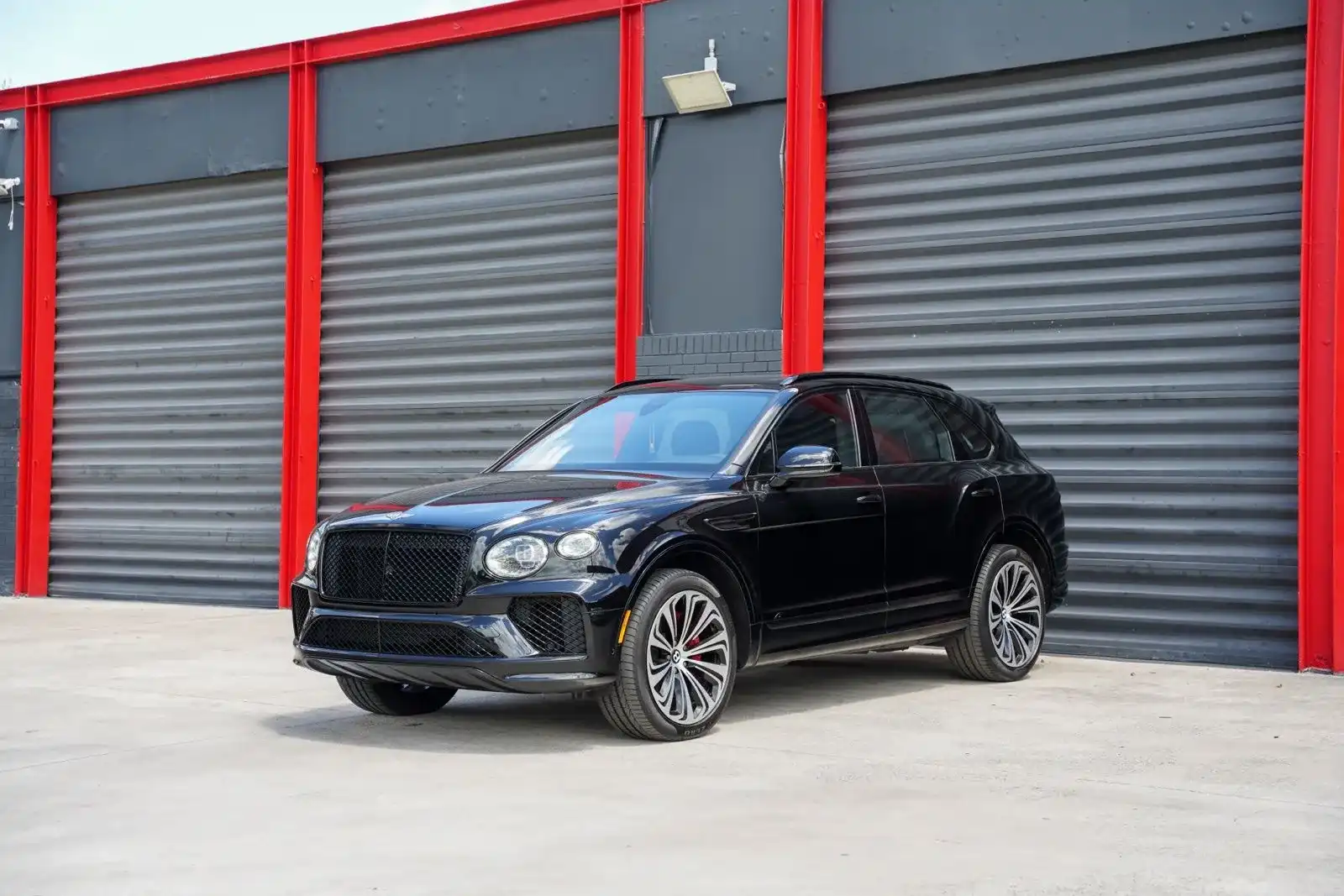 2023 Bentley Bentayga V8 S's photo