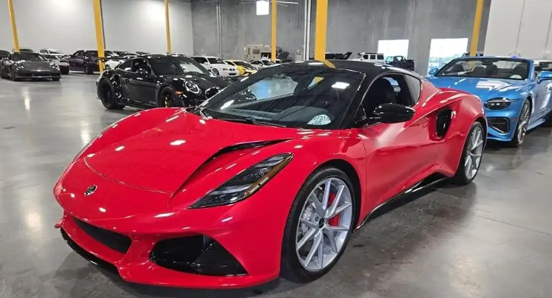2025 Lotus Emira V6's photo