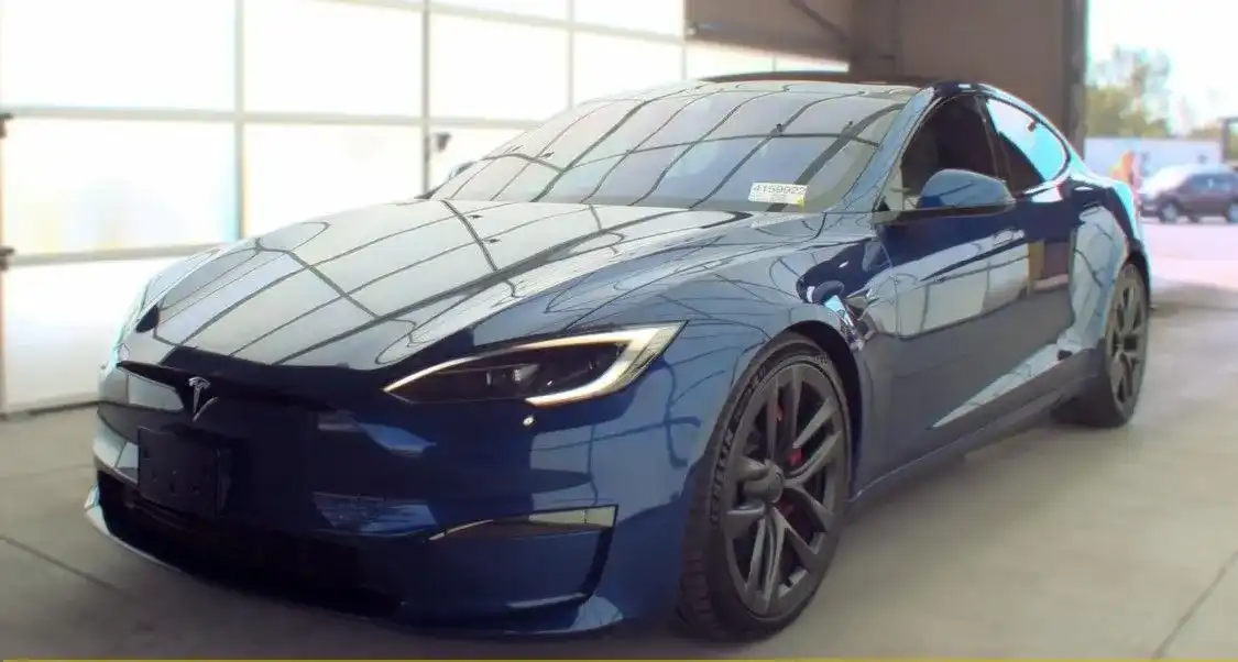 2025 Tesla Model S Plaid's photo