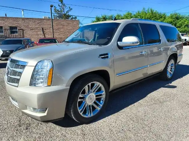 2013 Cadillac Escalade ESV 2WD Platinum Edition's photo