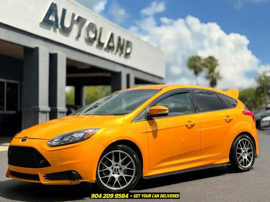 2013 Ford Focus 5 Door Hatch ST's photo