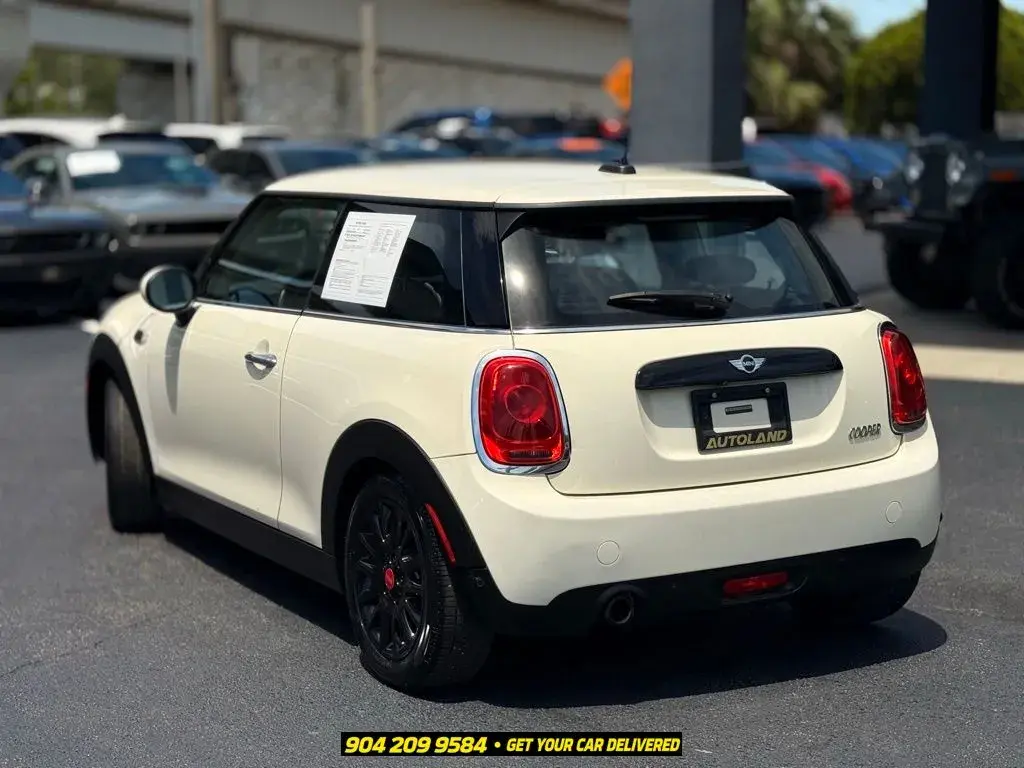 2018 MINI Cooper Base photo 3