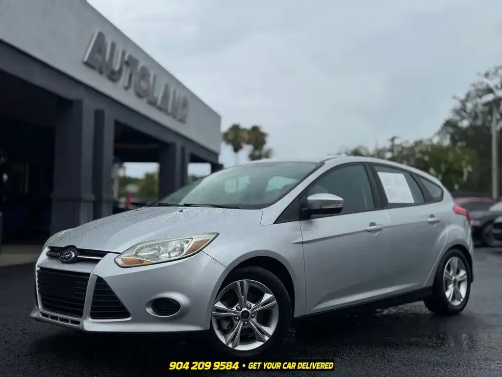 2014 Ford Focus 5 Door Hatch SE's photo
