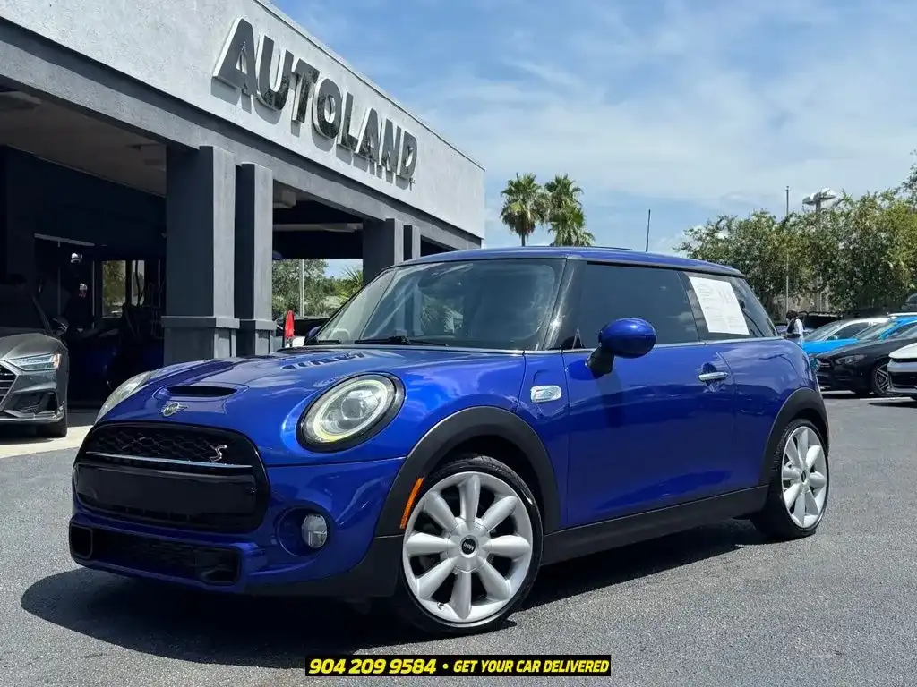 2019 MINI Hardtop Cooper S Signature's photo