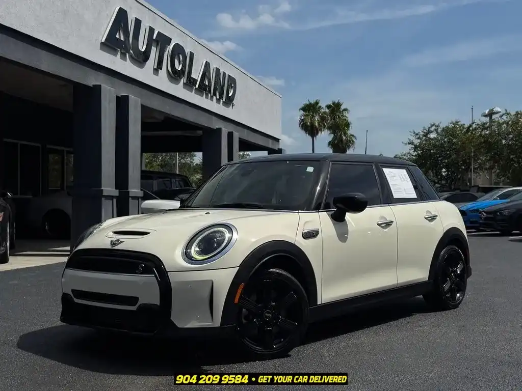 2023 MINI Hardtop Cooper S's photo