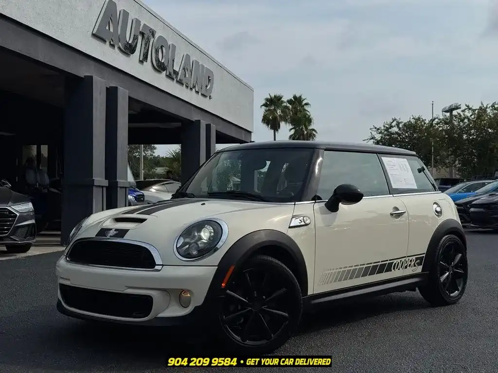 2013 MINI Cooper S's photo