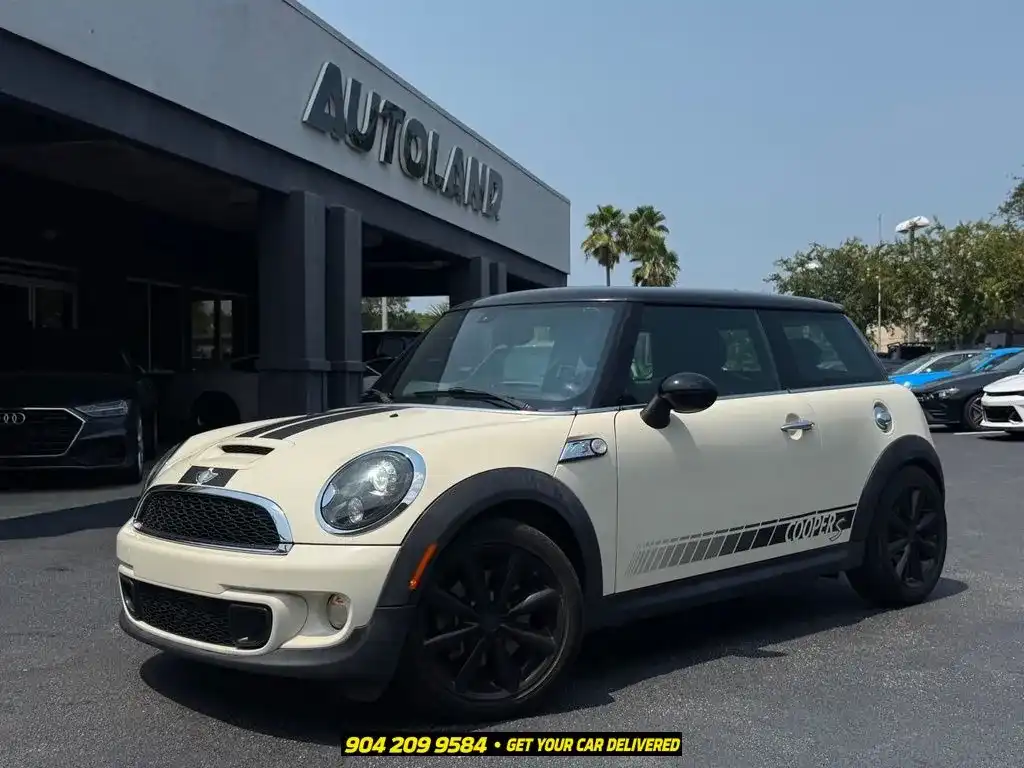 2013 MINI Cooper S's photo