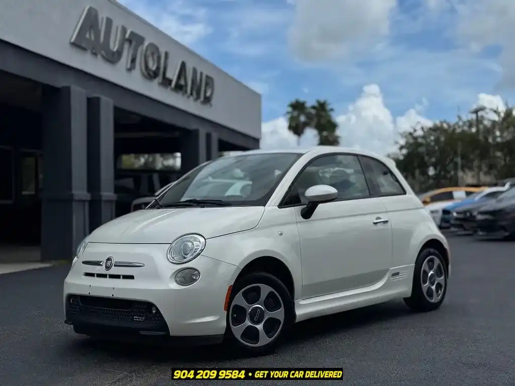 2016 FIAT 500e Battery Electric's photo