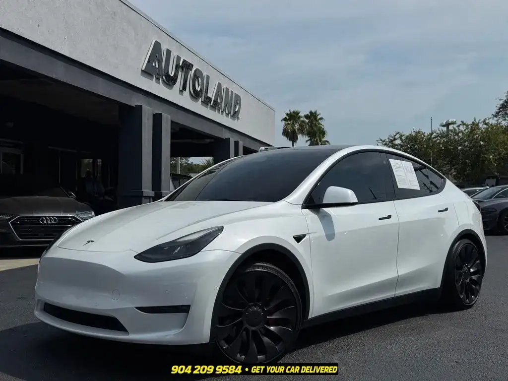 2022 Tesla Model Y Performance Dual Motor All-Wheel Drive's photo