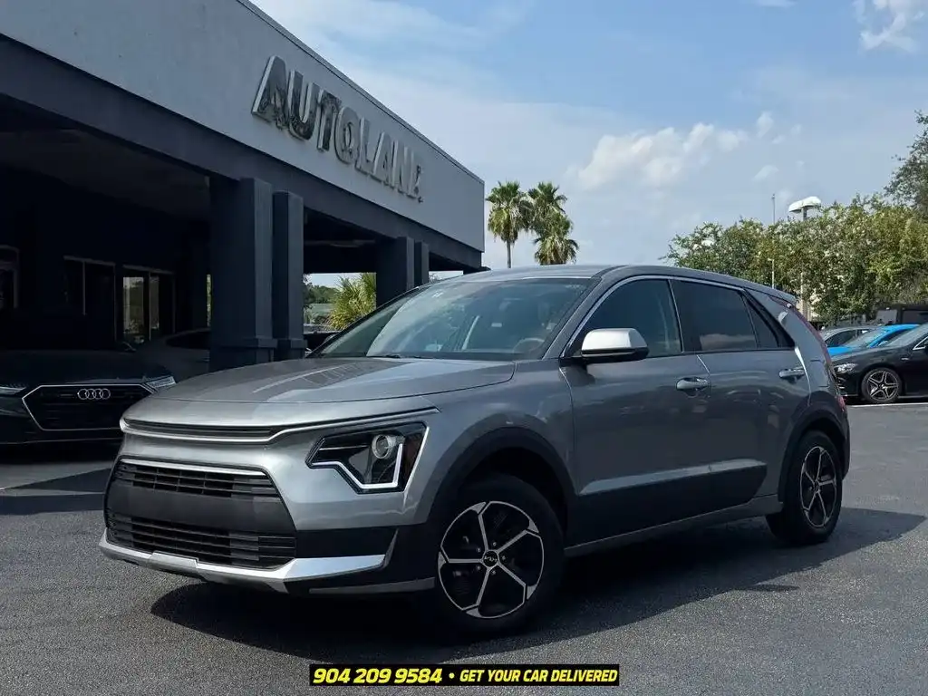 2026 Kia Niro LX HEV's photo