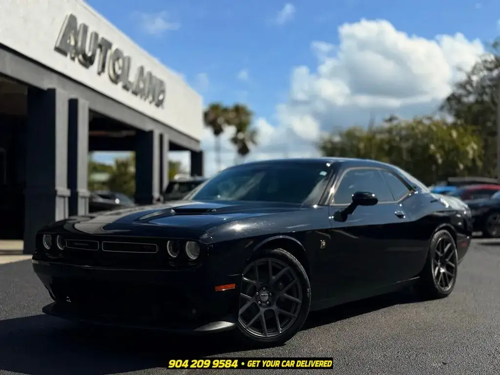 2016 Dodge Challenger Scat Pack photo 1
