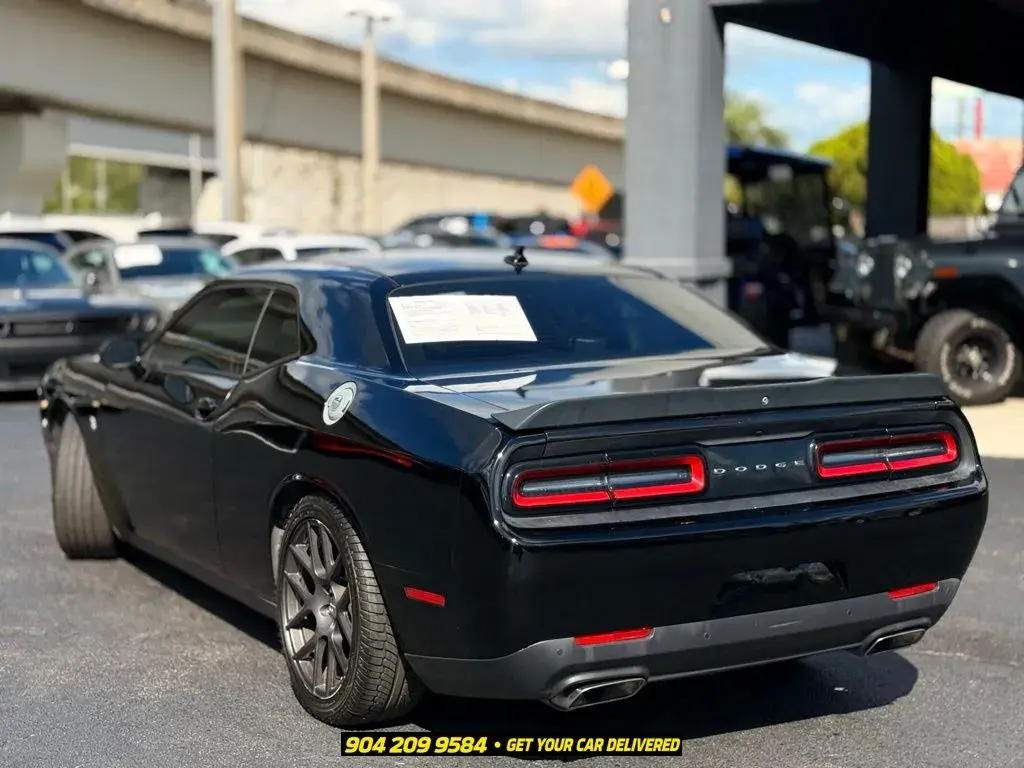 2016 Dodge Challenger Scat Pack photo 4