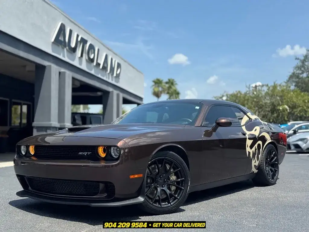 2016 Dodge Challenger SRT Hellcat photo 1