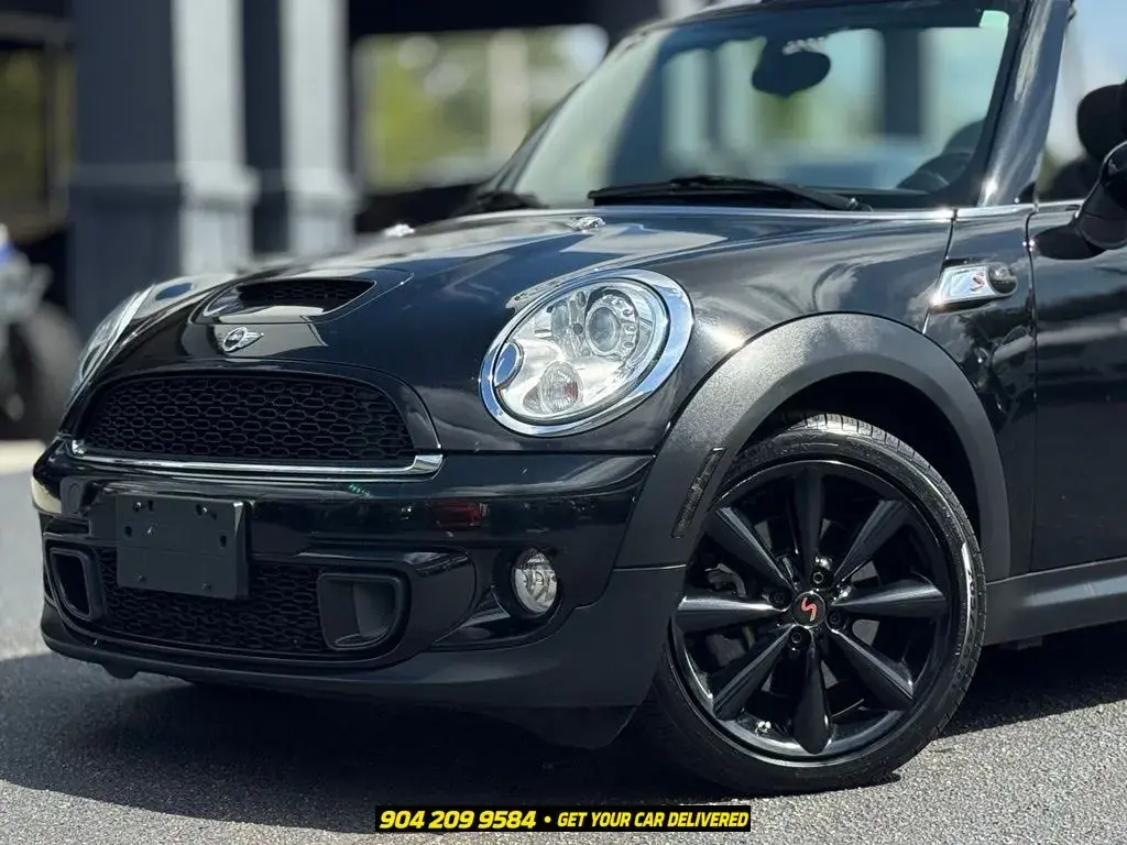2014 MINI Cooper S photo 3