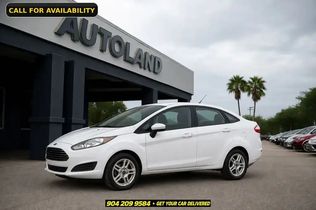 2017 Ford Fiesta SE Sedan's photo