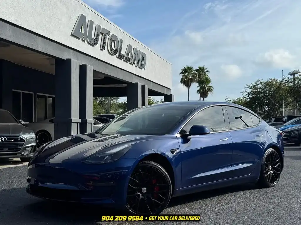 2022 Tesla Model 3 Performance Dual Motor All-Wheel Drive's photo