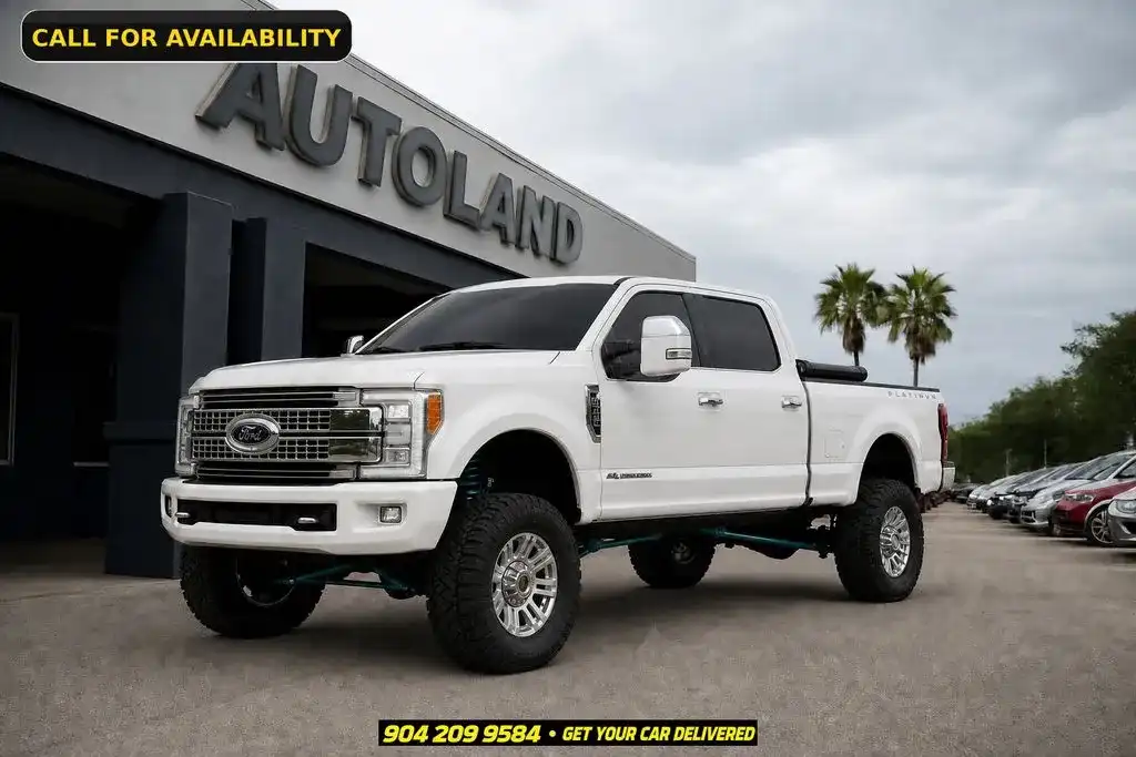 2017 Ford F-250 Lariat 4x4 Crew Cab 6-3/4' Box's photo