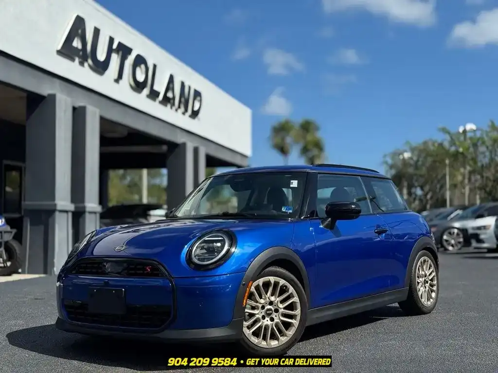 2025 MINI Hardtop Cooper S's photo