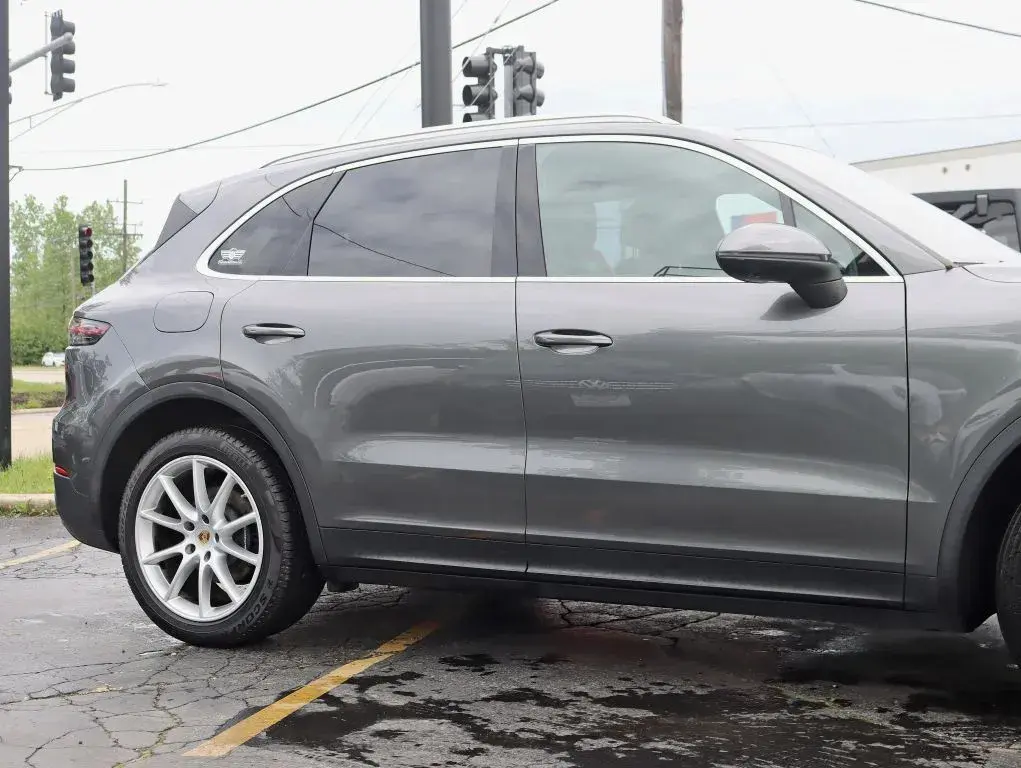 2019 Porsche Cayenne Base photo 4