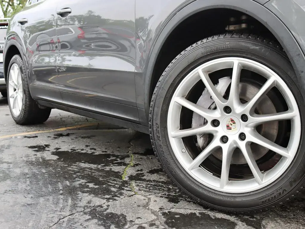 2019 Porsche Cayenne Base photo 5