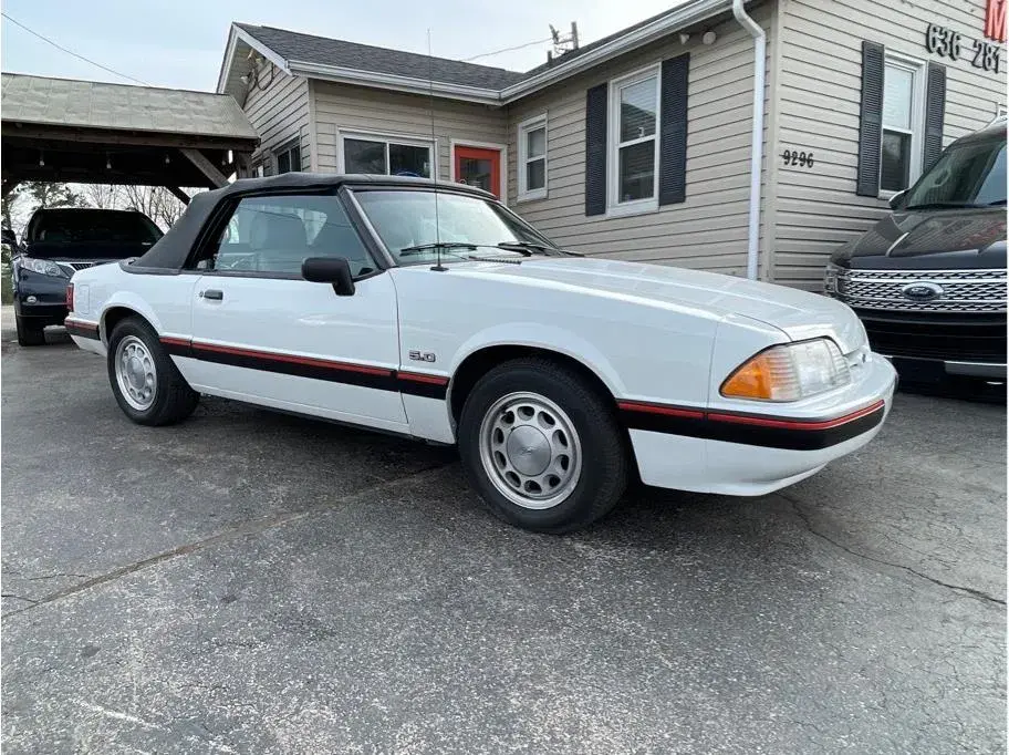 1988 Ford Mustang undefined photo 3