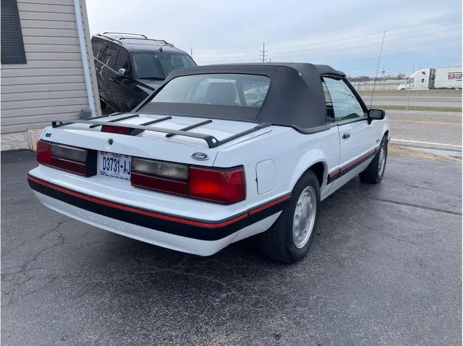 1988 Ford Mustang undefined photo 5