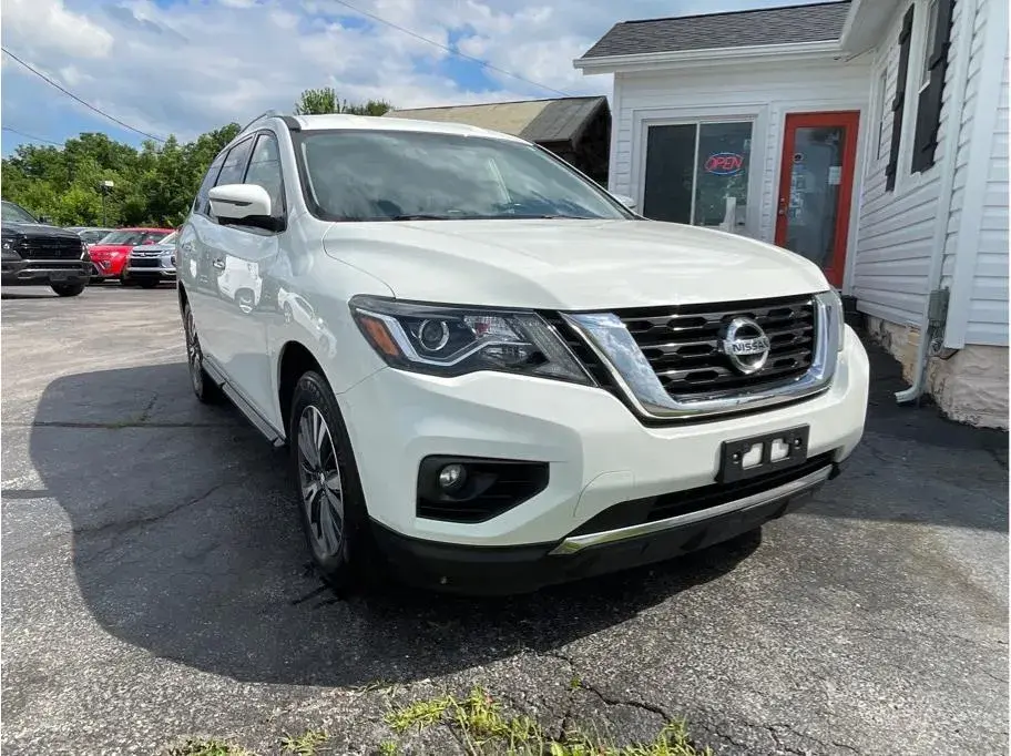2017 Nissan Pathfinder SL 4WD photo 3