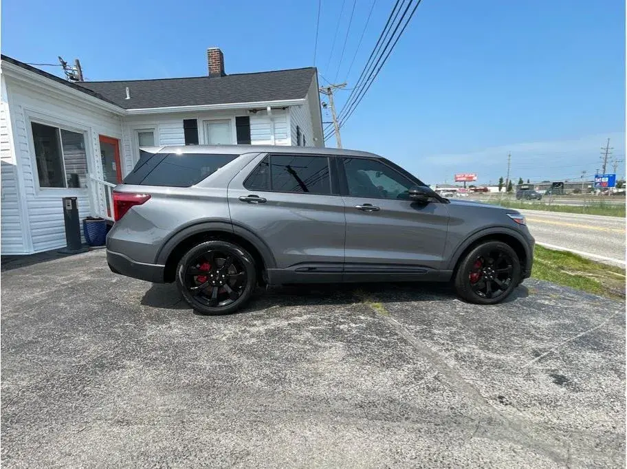 2021 Ford Explorer ST 4WD photo 5