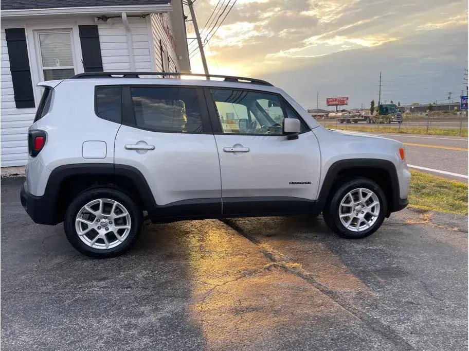 2021 Jeep Renegade Latitude 4WD photo 5