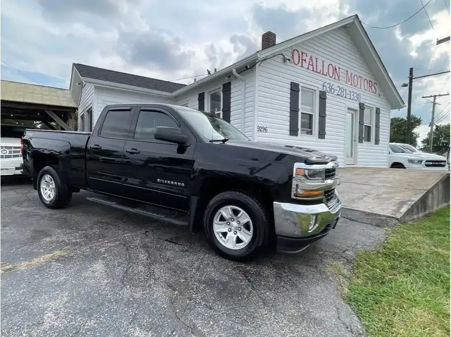 2017 Chevrolet Silverado 1500 LT 4WD Double Cab Standard Box's photo