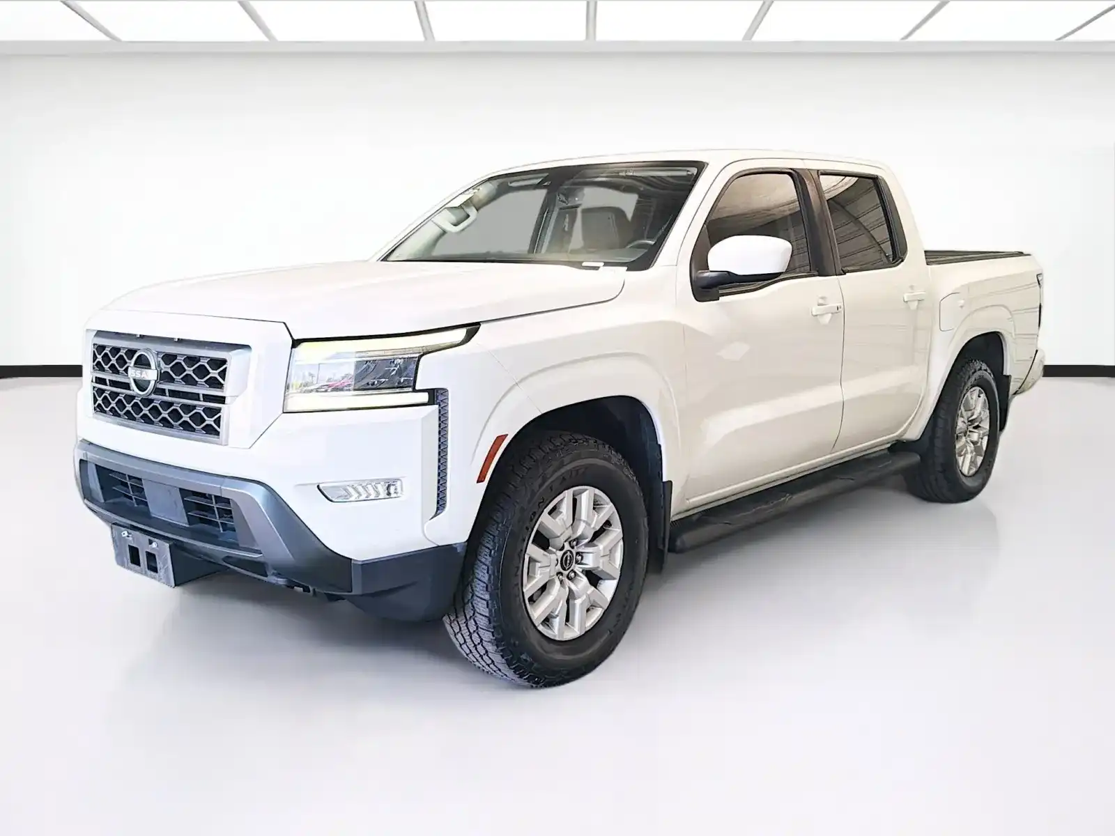 2022 Nissan Frontier SV Crew Cab 4X4 SWB's photo