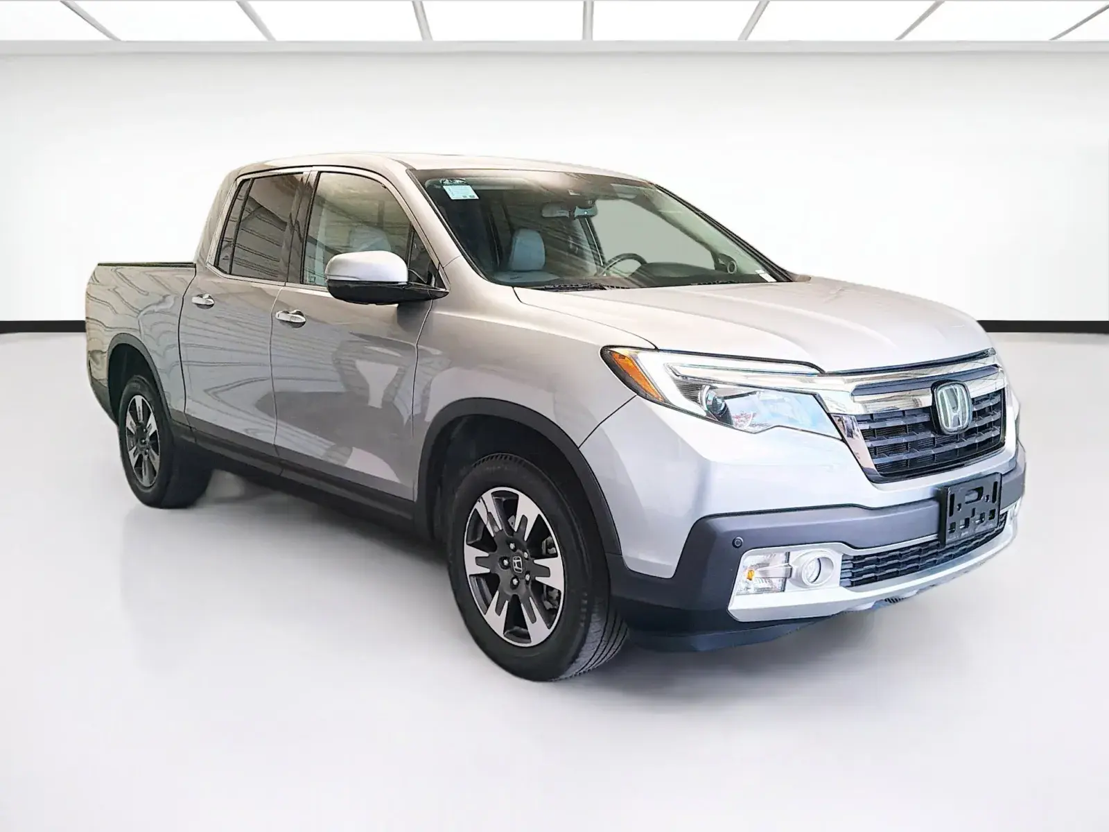 2017 Honda Ridgeline RTL-E AWD photo 3