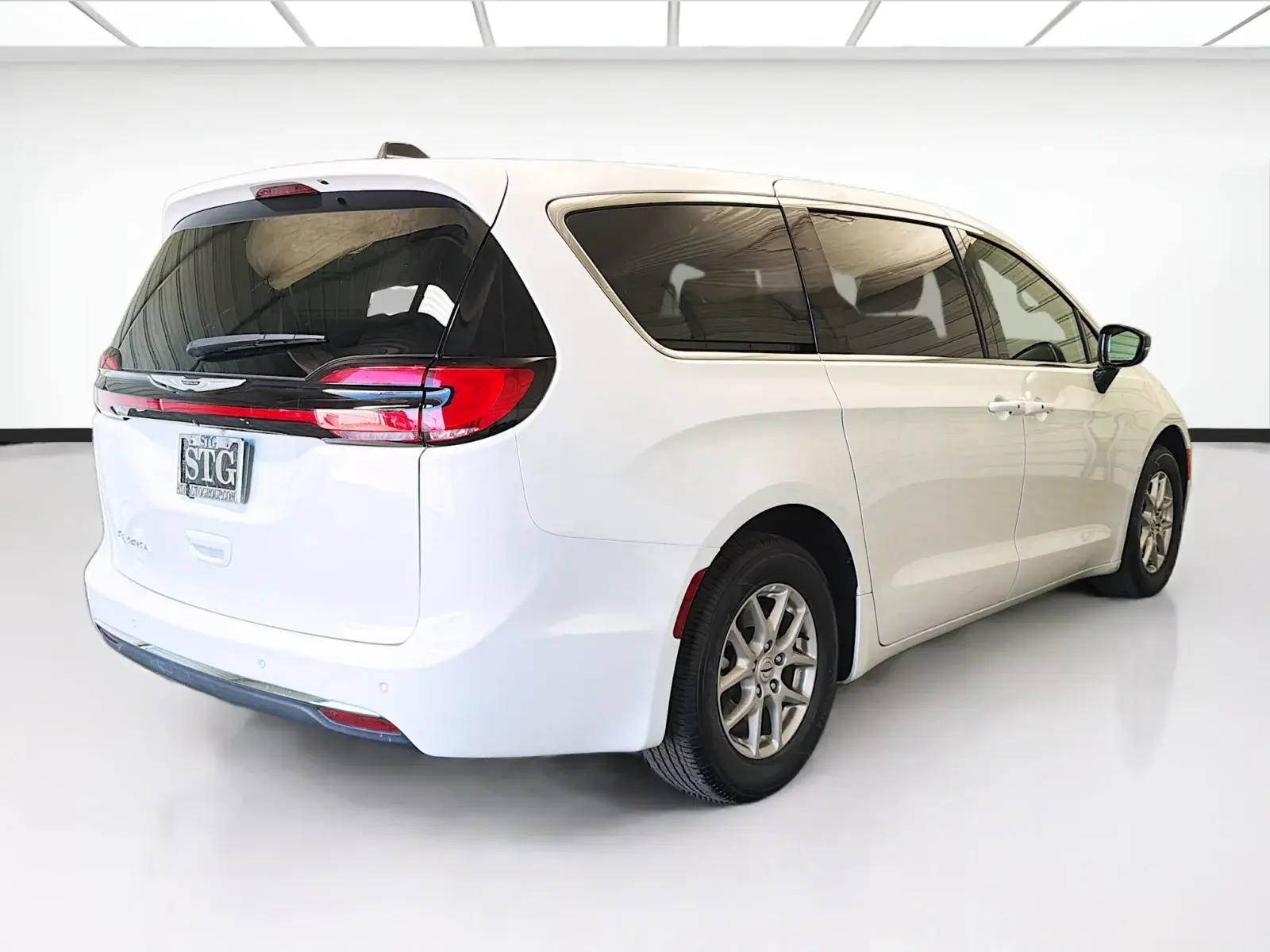 2025 Chrysler Pacifica Select photo 4