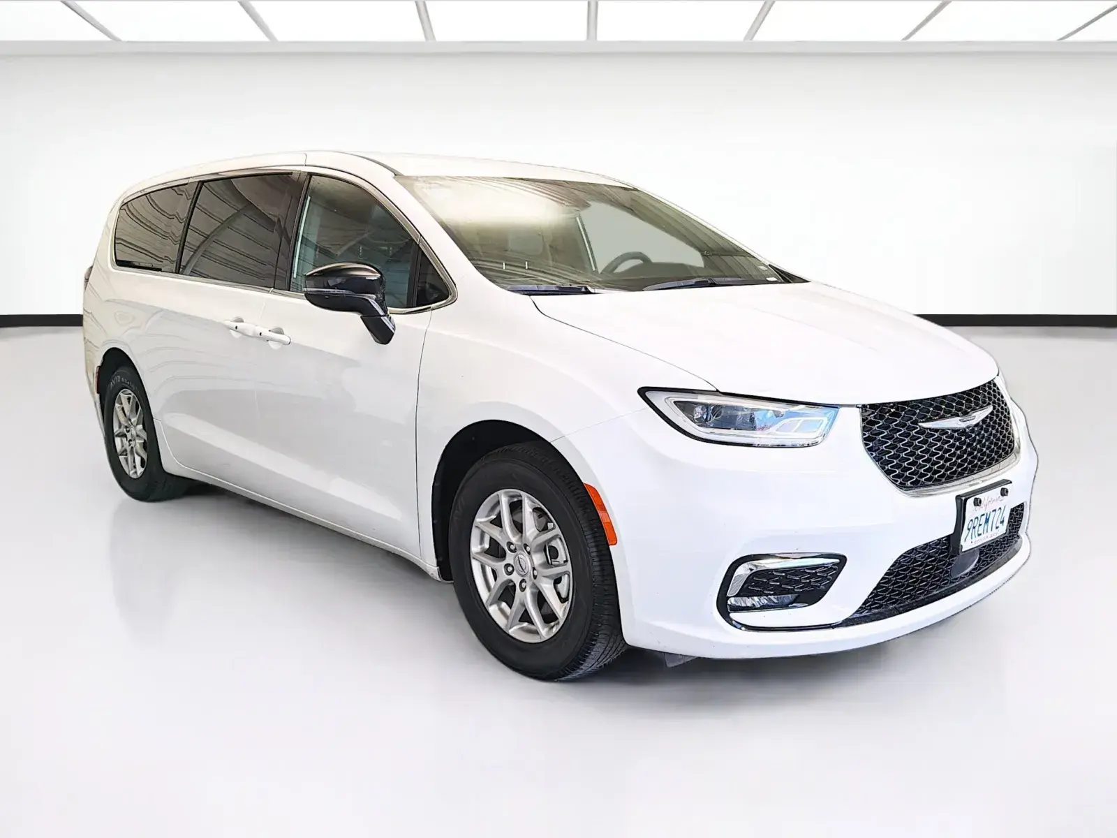 2025 Chrysler Pacifica Select photo 3
